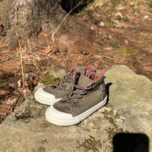 Old Navy Kids Sneakers in Olive and Cream